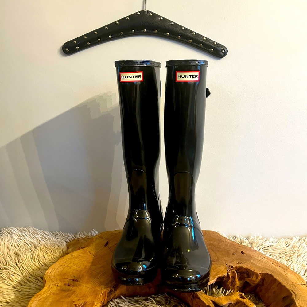 Hunter tall rain boots! ✌️